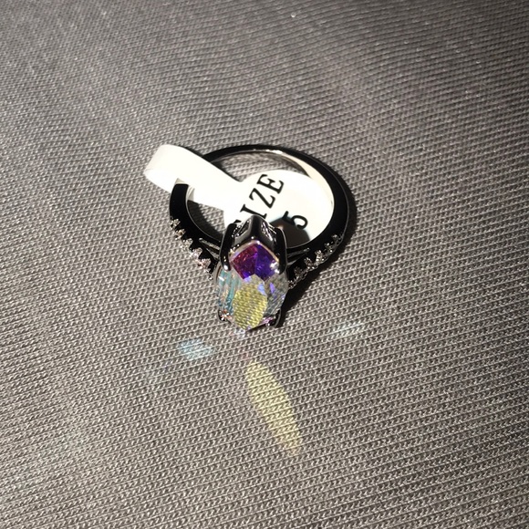 cute ring - Picture 2 of 7